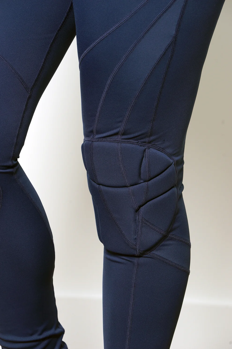 Womens navy legging with knee pad protection built in - Image 3